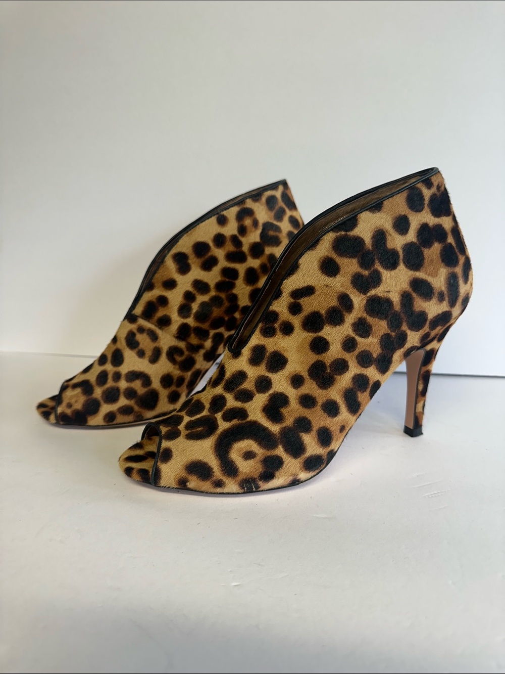 Halogen women’s leopard print heels size 8.5
